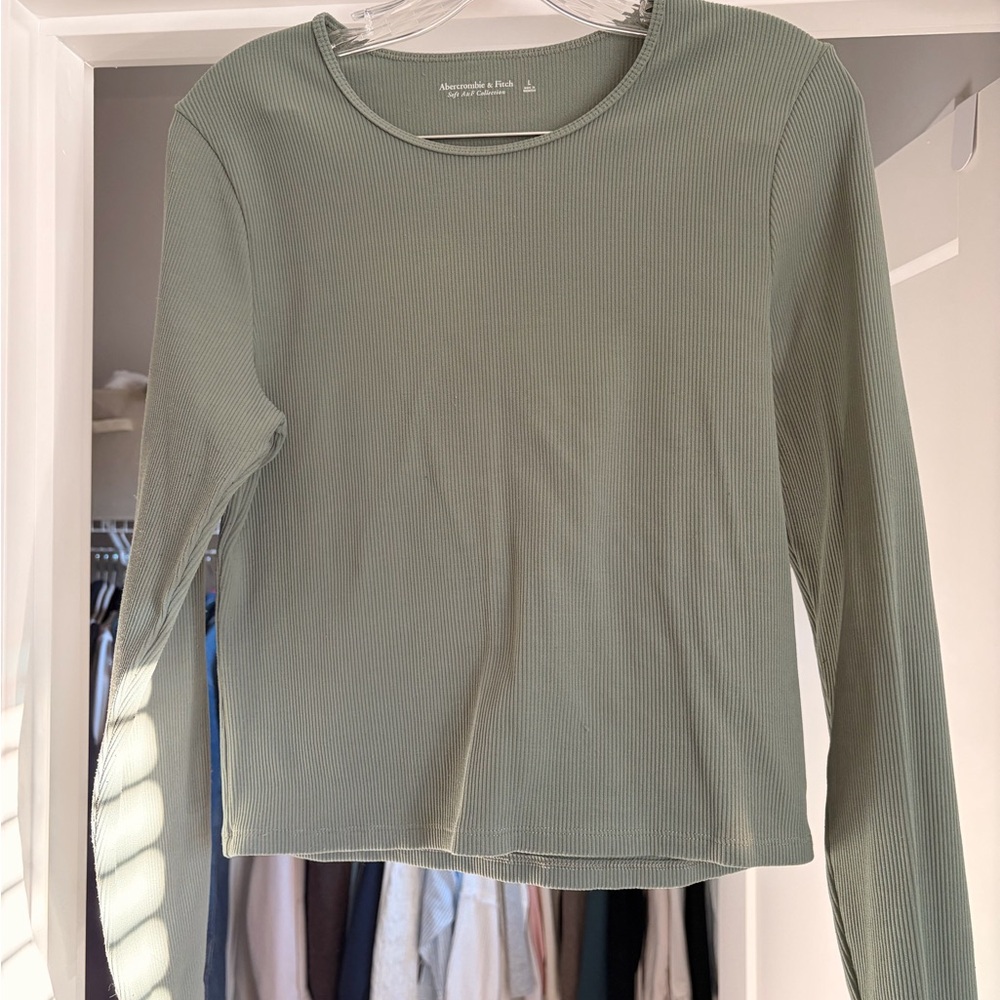 Abercrombie & Fitch Olive Long Sleeve Tee
